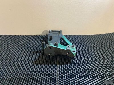 VOLVO   (,  3)