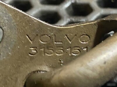VOLVO   (,  6)