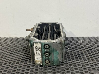 VOLVO   (,  1)