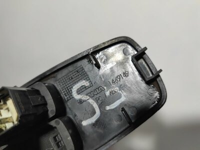 Scania    (,  4)