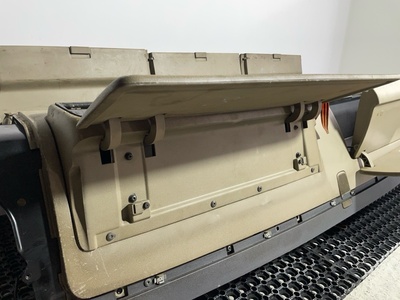 Scania Верхняя полка хранения (бардачок) в сборе (вид 8) Scania Верхняя полка хранения (бардачок) в сборе (фото, вид 8)