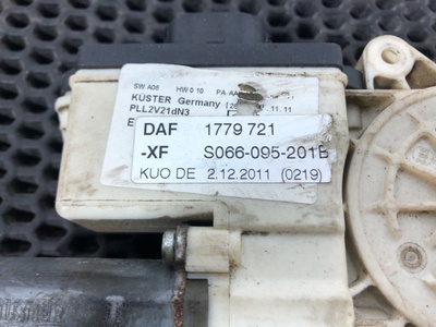 DAF    (,  5)