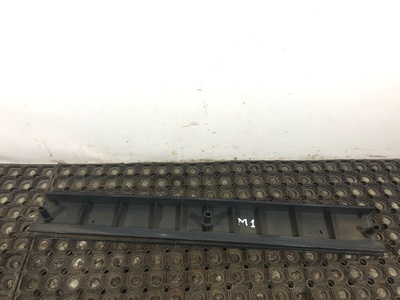 MAN    (,  2)