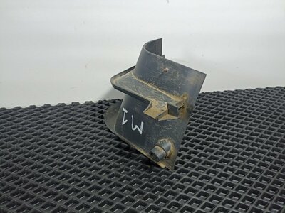 MAN     (,  8)