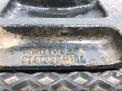 MAN    (,  10)