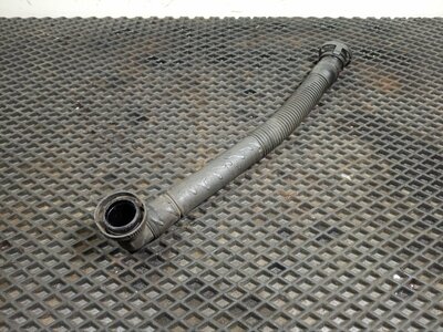 KAMAZ Трубка картерных газов (вид 1) KAMAZ Трубка картерных газов (фото, вид 1)