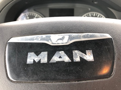 MAN  (,  3)