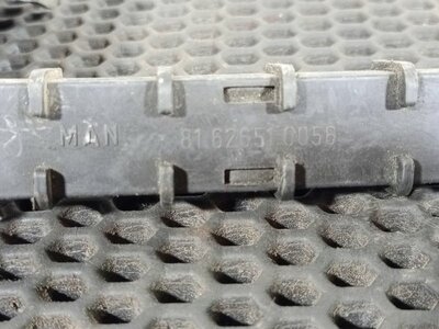 MAN     (,  2)