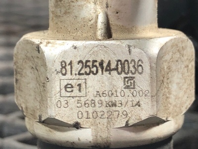 MAN    (,  2)