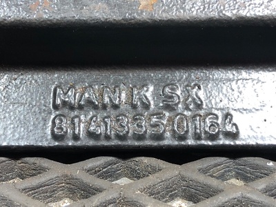MAN    (,  4)