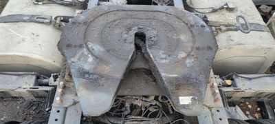 Renault  JOST 185 RENAULT T / (,  5)
