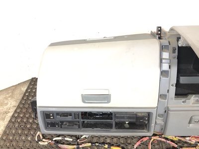 Renault    ()   RENAULT T / (,  2)