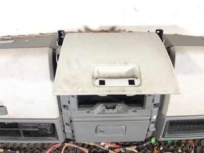 Renault    ()   RENAULT T / (,  3)