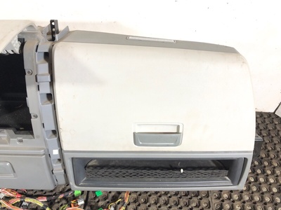 Renault    ()   RENAULT T / (,  4)