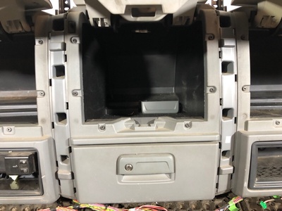 Renault    ()   RENAULT T / (,  7)