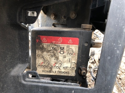 Renault    RENAULT T / (,  1)