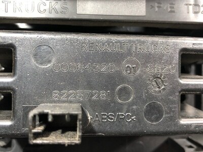 Renault   RENAULT T / (,  8)