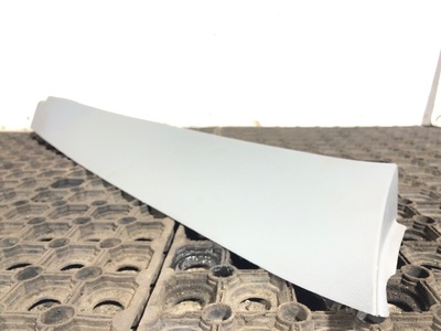 Renault Накладка стойки правая RENAULT T б/у (вид 1) Renault Накладка стойки правая RENAULT T б/у (фото, вид 1)