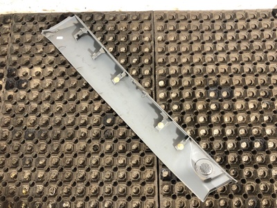 Renault Накладка стойки правая RENAULT T б/у (вид 5) Renault Накладка стойки правая RENAULT T б/у (фото, вид 5)