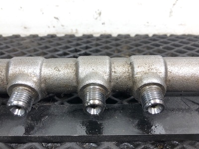 Sitrak Топливная рампа SITRAK C7H б/у (вид 8) Sitrak Топливная рампа SITRAK C7H б/у (фото, вид 8)