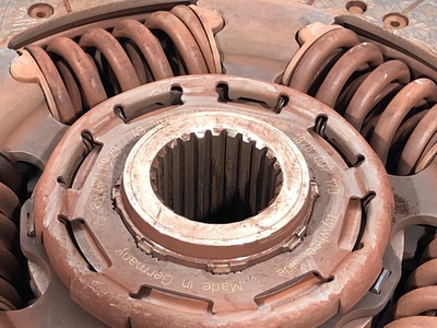 Renault Диск сцепления RENAULT T б/у (вид 5) Renault Диск сцепления RENAULT T б/у (фото, вид 5)