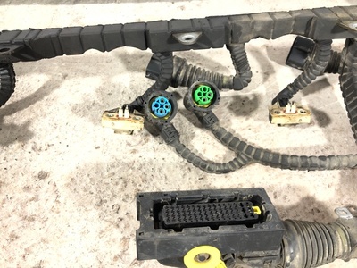 DAF Проводка форсунок DAF XF 105 б/у (вид 2) DAF Проводка форсунок DAF XF 105 б/у (фото, вид 2)