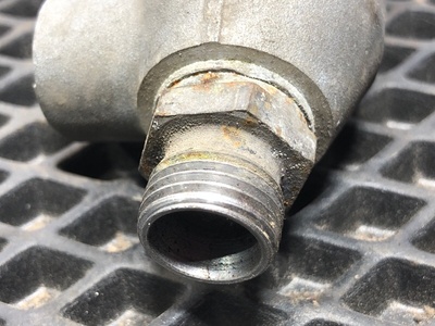 DAF Главный цилиндр сцепления DAF XF105 б/у (вид 3) DAF Главный цилиндр сцепления DAF XF105 б/у (фото, вид 3)