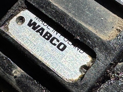 KAMAZ Кран уровня пола главный Камаз 5490 б/у (вид 2) KAMAZ Кран уровня пола главный Камаз 5490 б/у (фото, вид 2)