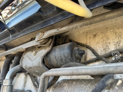 KAMAZ Трапеция дворников Камаз 5490 б/у (вид 2) KAMAZ Трапеция дворников Камаз 5490 б/у (фото, вид 2)