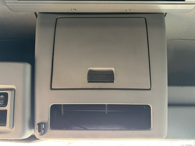 KAMAZ Верхняя полка хранения (бардачок) в сборе Камаз 5490 б/у (вид 3) KAMAZ Верхняя полка хранения (бардачок) в сборе Камаз 5490 б/у (фото, вид 3)