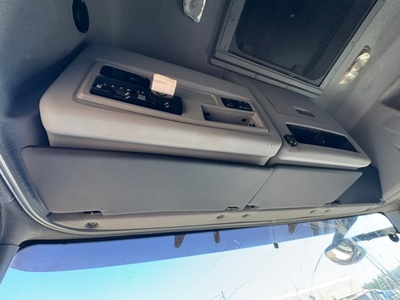 KAMAZ Верхняя полка хранения (бардачок) в сборе Камаз 5490 б/у (вид 5) KAMAZ Верхняя полка хранения (бардачок) в сборе Камаз 5490 б/у (фото, вид 5)