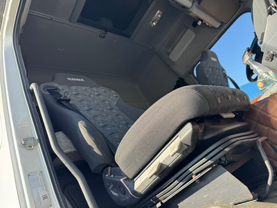 KAMAZ Сиденье пассажирское механическое Камаз 5490 б/у (вид 1) KAMAZ Сиденье пассажирское механическое Камаз 5490 б/у (фото, вид 1)