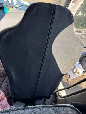 KAMAZ Сиденье пассажирское механическое Камаз 5490 б/у (вид 6) KAMAZ Сиденье пассажирское механическое Камаз 5490 б/у (фото, вид 6)