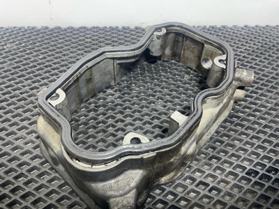 Scania Проставка клапанной крышки Scania б/у (вид 1) Scania Проставка клапанной крышки Scania б/у (фото, вид 1)