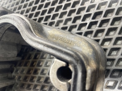 Scania Проставка клапанной крышки Scania б/у (вид 3) Scania Проставка клапанной крышки Scania б/у (фото, вид 3)