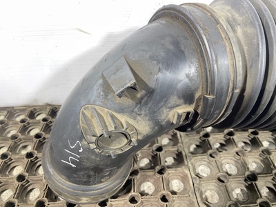 Scania Патрубок воздушного фильтра Scania б/у (вид 2) Scania Патрубок воздушного фильтра Scania б/у (фото, вид 2)