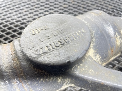 Renault Кронштейн амортизатора переднего правого RENAULT T б/у (вид 3) Renault Кронштейн амортизатора переднего правого RENAULT T б/у (фото, вид 3)