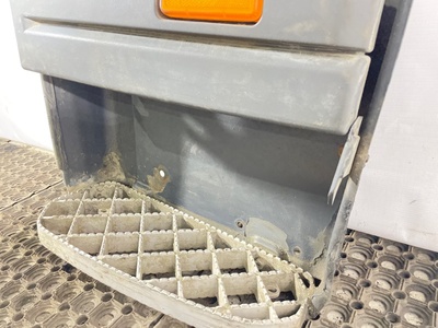 Scania Корпус подножек правый Scania б/у (вид 2) Scania Корпус подножек правый Scania б/у (фото, вид 2)