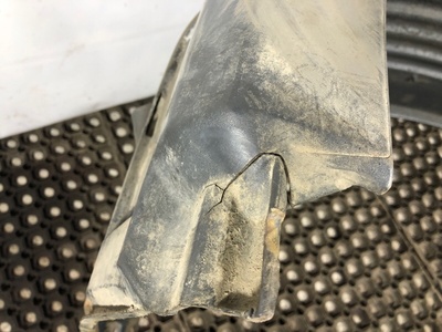 Scania Крыло переднее левое задняя часть Scania б/у (вид 4) Scania Крыло переднее левое задняя часть Scania б/у (фото, вид 4)