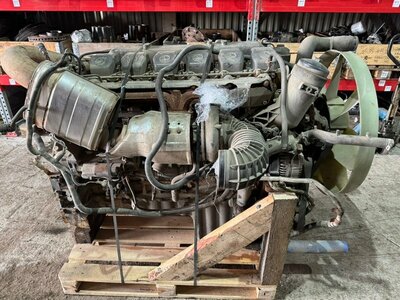 KAMAZ Двигатель без навесного Камаз 5490 б/у (вид 2) KAMAZ Двигатель без навесного Камаз 5490 б/у (фото, вид 2)