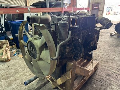 KAMAZ Двигатель без навесного Камаз 5490 б/у (вид 9) KAMAZ Двигатель без навесного Камаз 5490 б/у (фото, вид 9)