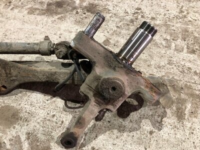 Scania Кулак поворотный левый Scania б/у (вид 1) Scania Кулак поворотный левый Scania б/у (фото, вид 1)