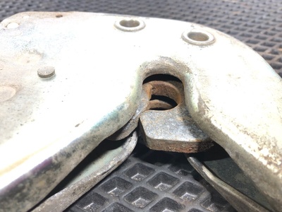 KAMAZ Замок кабины Камаз 5490 б/у (вид 3) KAMAZ Замок кабины Камаз 5490 б/у (фото, вид 3)