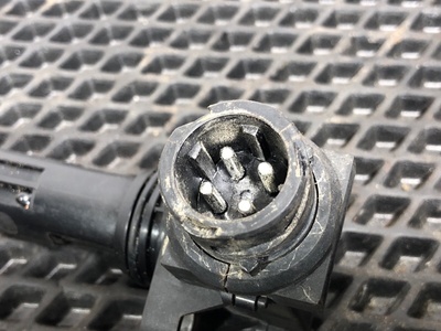 KAMAZ Датчик подогрева топливного фильтра Камаз 5490 б/у (вид 3) KAMAZ Датчик подогрева топливного фильтра Камаз 5490 б/у (фото, вид 3)