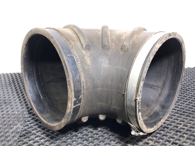 KAMAZ Патрубок интеркулера Камаз 5490 б/у (вид 3) KAMAZ Патрубок интеркулера Камаз 5490 б/у (фото, вид 3)