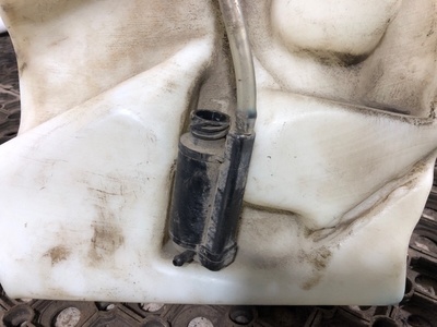 KAMAZ Бачок стеклоомывателя Камаз 5490 б/у (вид 2) KAMAZ Бачок стеклоомывателя Камаз 5490 б/у (фото, вид 2)