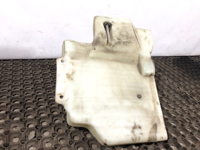 KAMAZ Бачок стеклоомывателя Камаз 5490 б/у (вид 3) KAMAZ Бачок стеклоомывателя Камаз 5490 б/у (фото, вид 3)