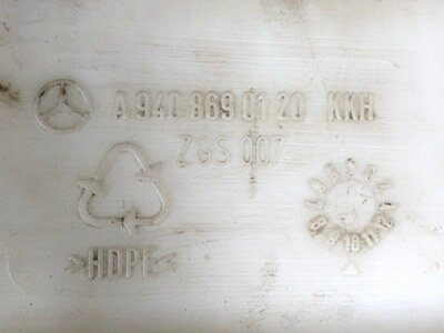 KAMAZ Бачок стеклоомывателя Камаз 5490 б/у (вид 6) KAMAZ Бачок стеклоомывателя Камаз 5490 б/у (фото, вид 6)