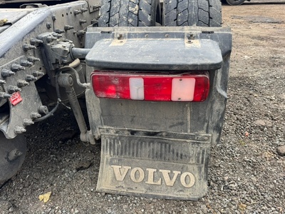 VOLVO Крыло заднее правое задняя часть VOLVO FH13 б/у (вид 1) VOLVO Крыло заднее правое задняя часть VOLVO FH13 б/у (фото, вид 1)