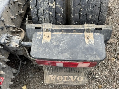 VOLVO Крыло заднее правое задняя часть VOLVO FH13 б/у (вид 2) VOLVO Крыло заднее правое задняя часть VOLVO FH13 б/у (фото, вид 2)